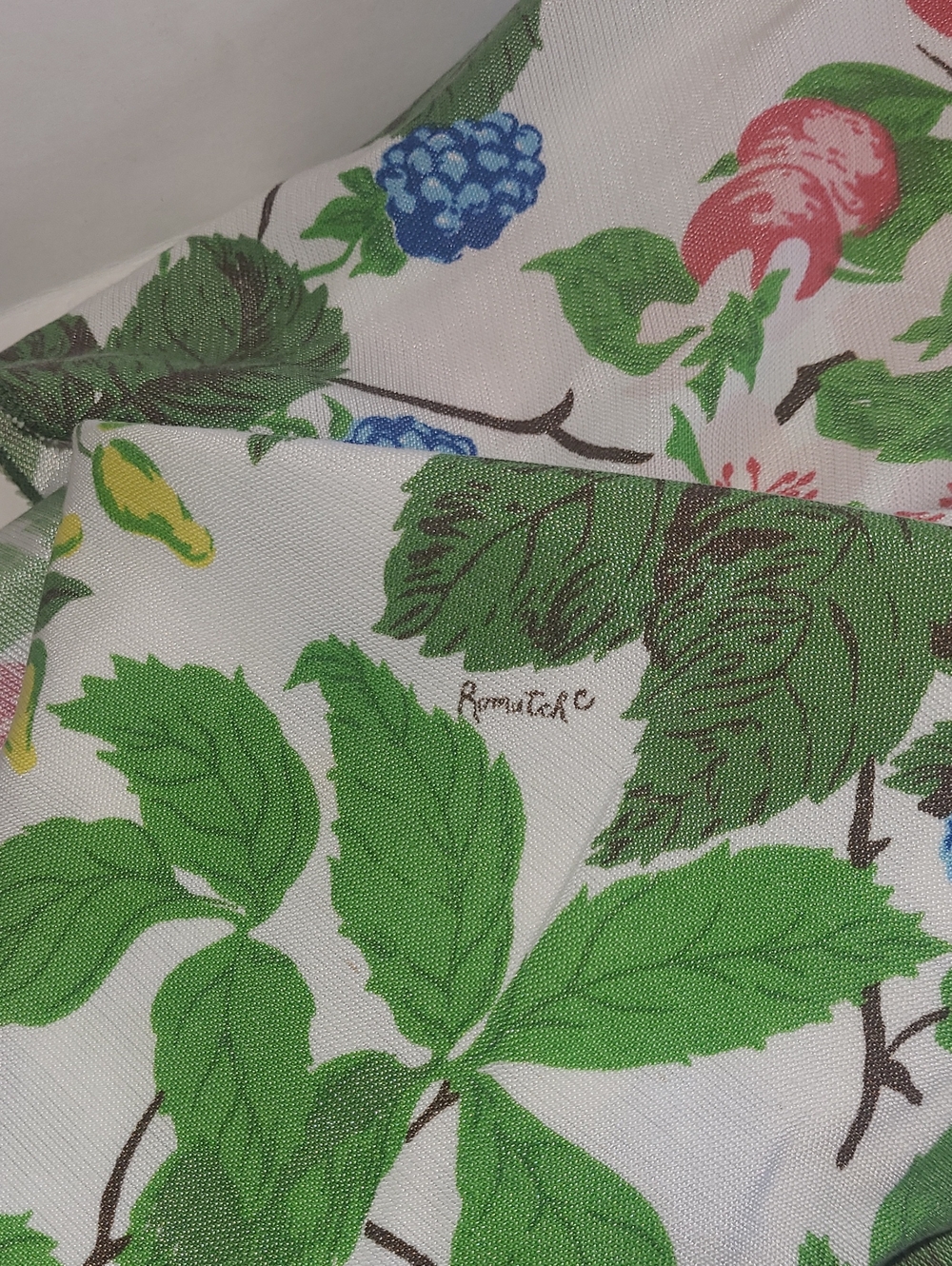 Vintage Romatch Round Tablecloth